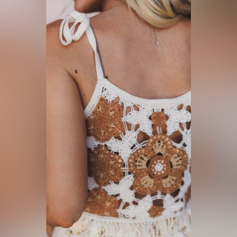 NWT POL Boho Granny Crochet Hippie Fringe Floral Crop Tank Top Cropped Cami - Picture 7 of 10